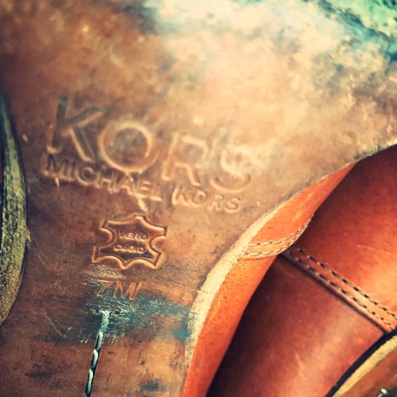 Authentic Michael Kors leather booties size 7 - Picture 6 of 7